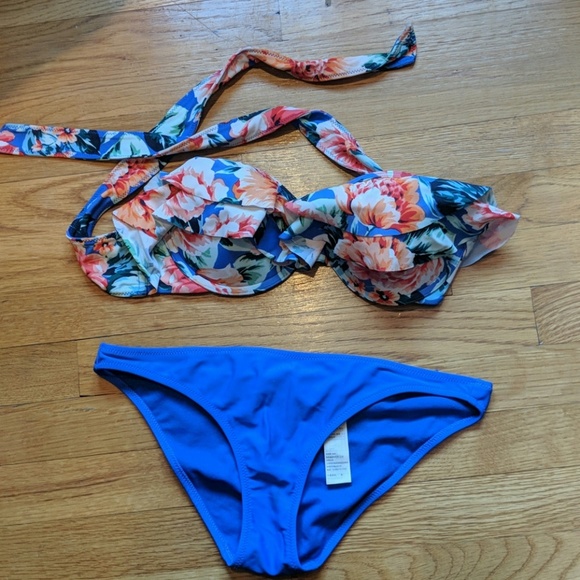 Bathing suit - Picture 1 of 2